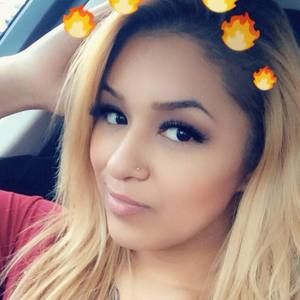 Meet your Posher, Roxanne